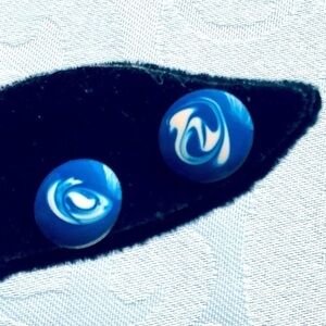 👀4/$25 Mini Blue Marbled Enamel Studs